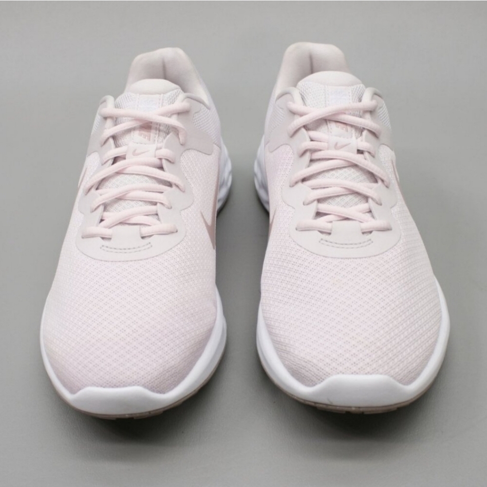 W NIKE REVOLUTION 6.